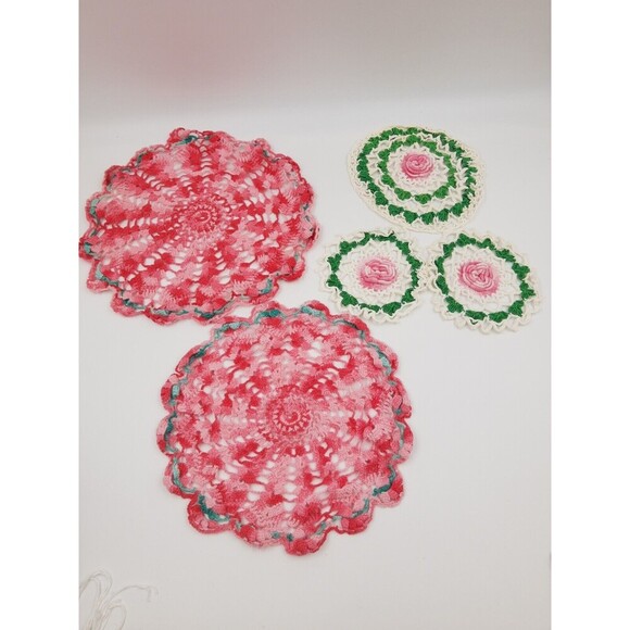 Lot of 5 doilies pink green white 7" - 12" 3 Diminsional Vintage - Picture 1 of 10